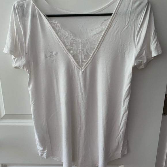 NEW W/ TAG HOLLISTER Lace Back Top - Picture 2 of 2